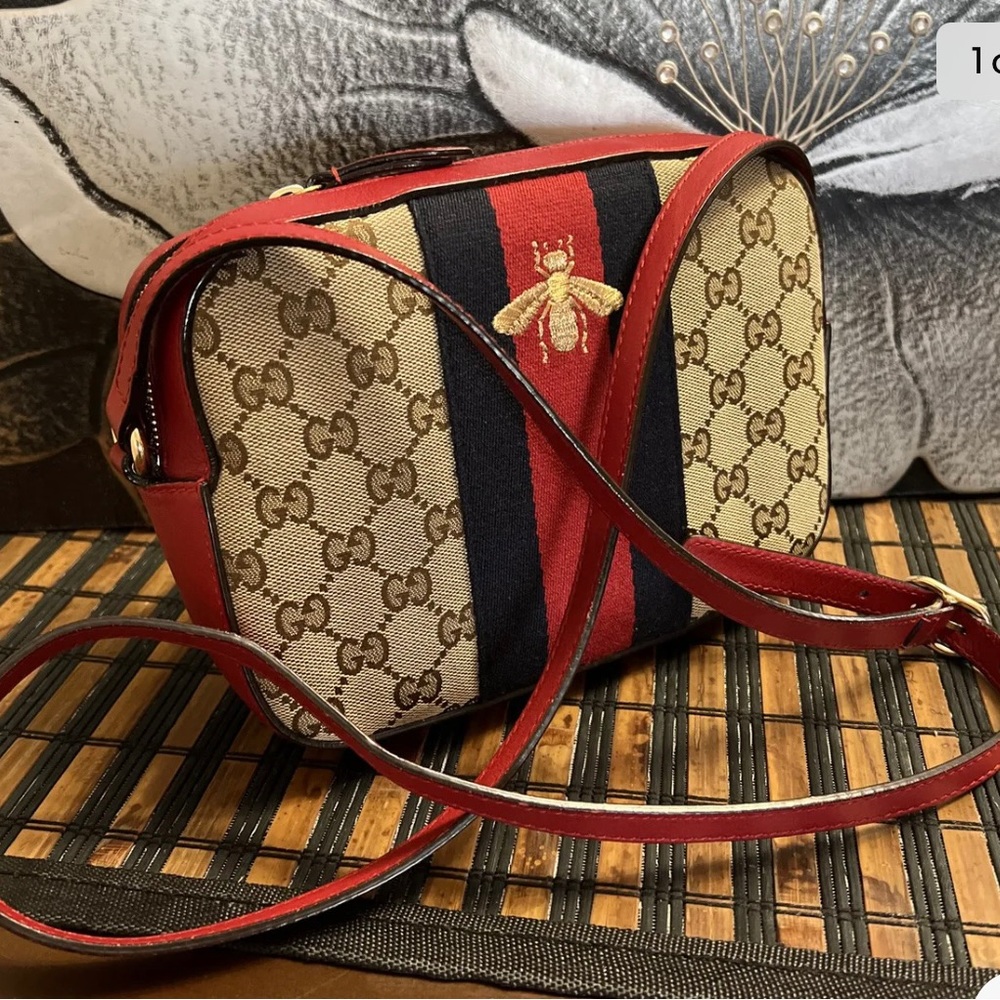 100% Authentic Gucci Web Stripe Bee Camera Crossbody bag